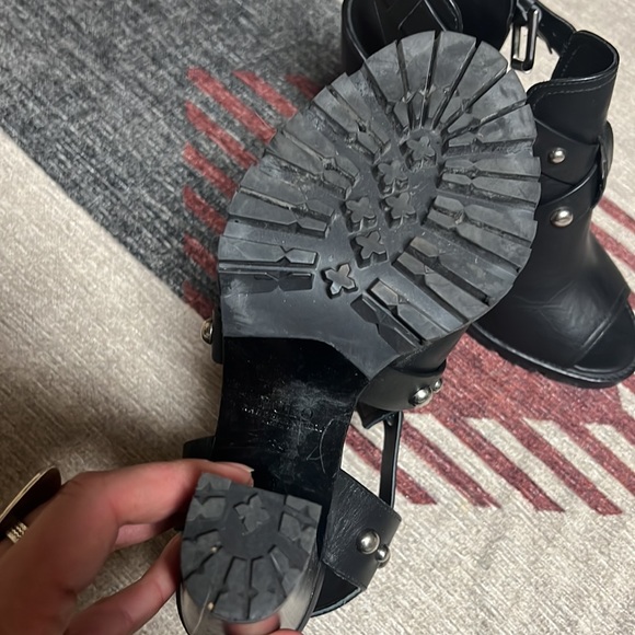 Rocker heels - Picture 4 of 5